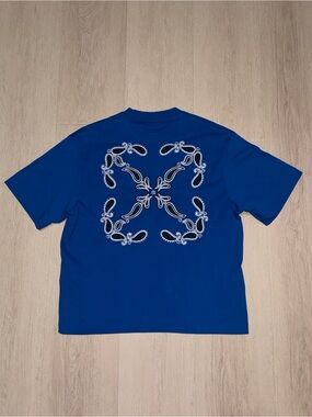 Off-White Blue Short-Sleeve Bandana-Print Tee. Size M (Oversized) Boxy Fit